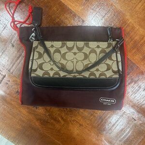 I’m selling this mini coach because I haven’t used it for a long time!
